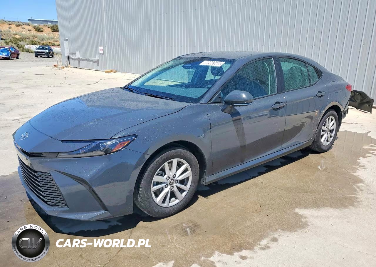 2025 Toyota Camry Le – zdjęcie 1 z 13