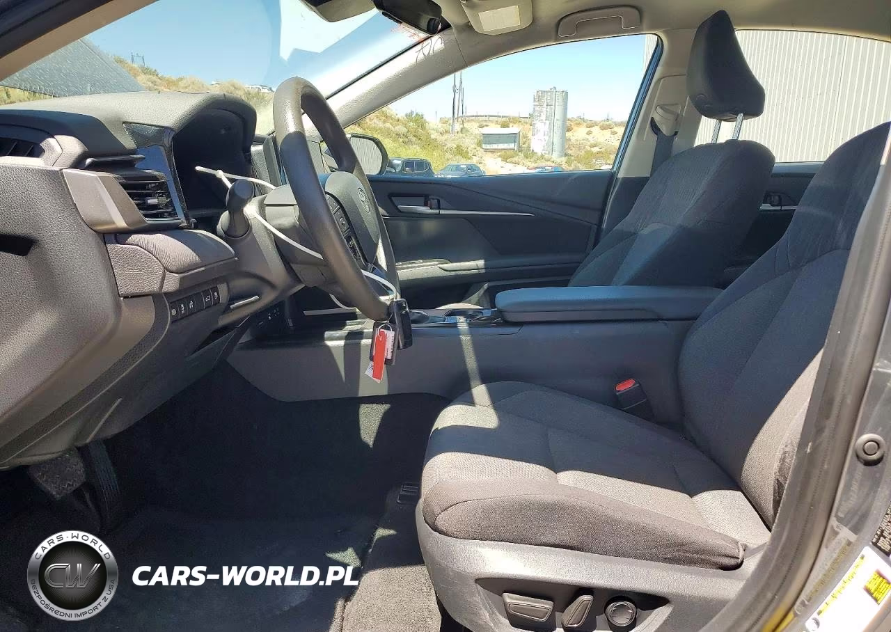 2025 Toyota Camry Le VIN:4T1DAACK4SU058041 - 7