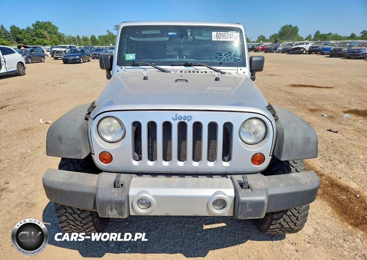 2011 Jeep Wrangler Unlimited Sport VIN:1J4BA3H10BL575568 - 5