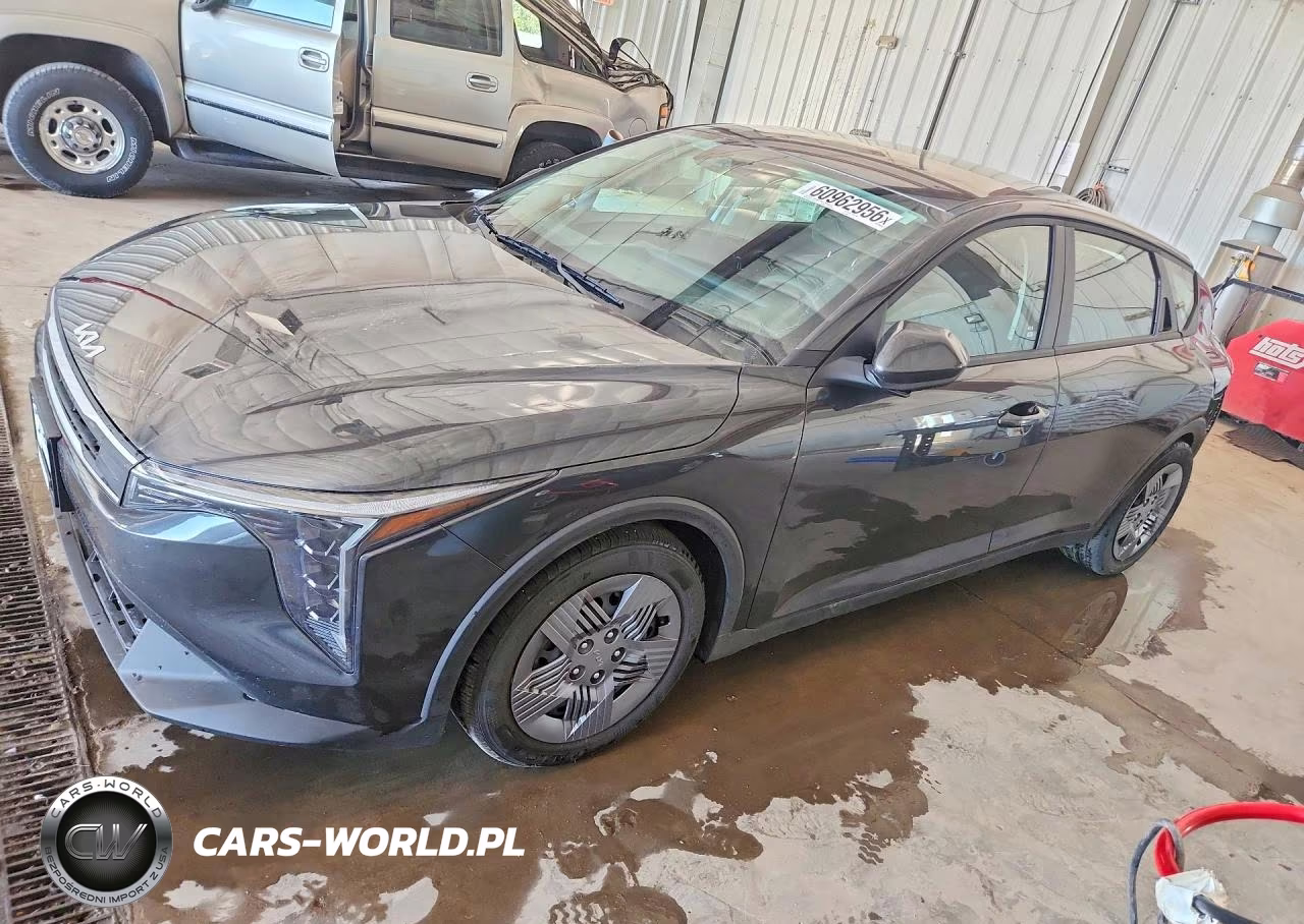 2025 Kia K4 Lx – zdjęcie 1 z 13