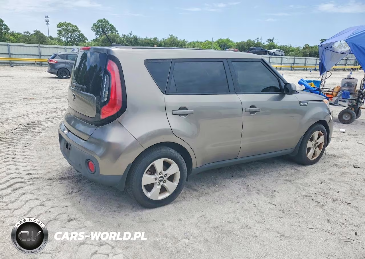 2018 Kia Soul Base VIN:KNDJN2A27J7610990 - 3