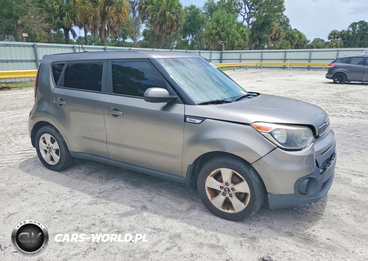 2018 Kia Soul Base VIN:KNDJN2A27J7610990 - 4
