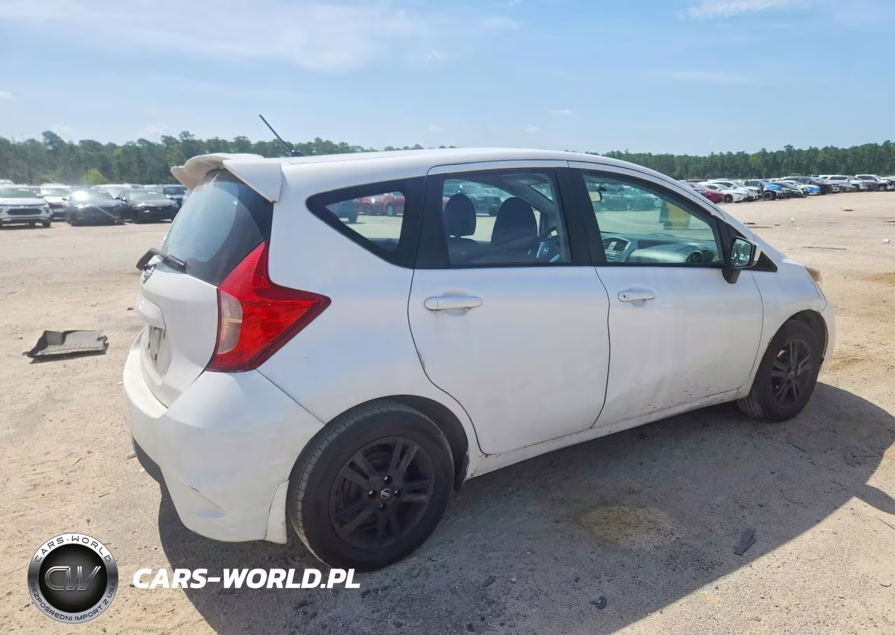 2018 Nissan Versa Note S VIN:3N1CE2CP1JL359125 - 3