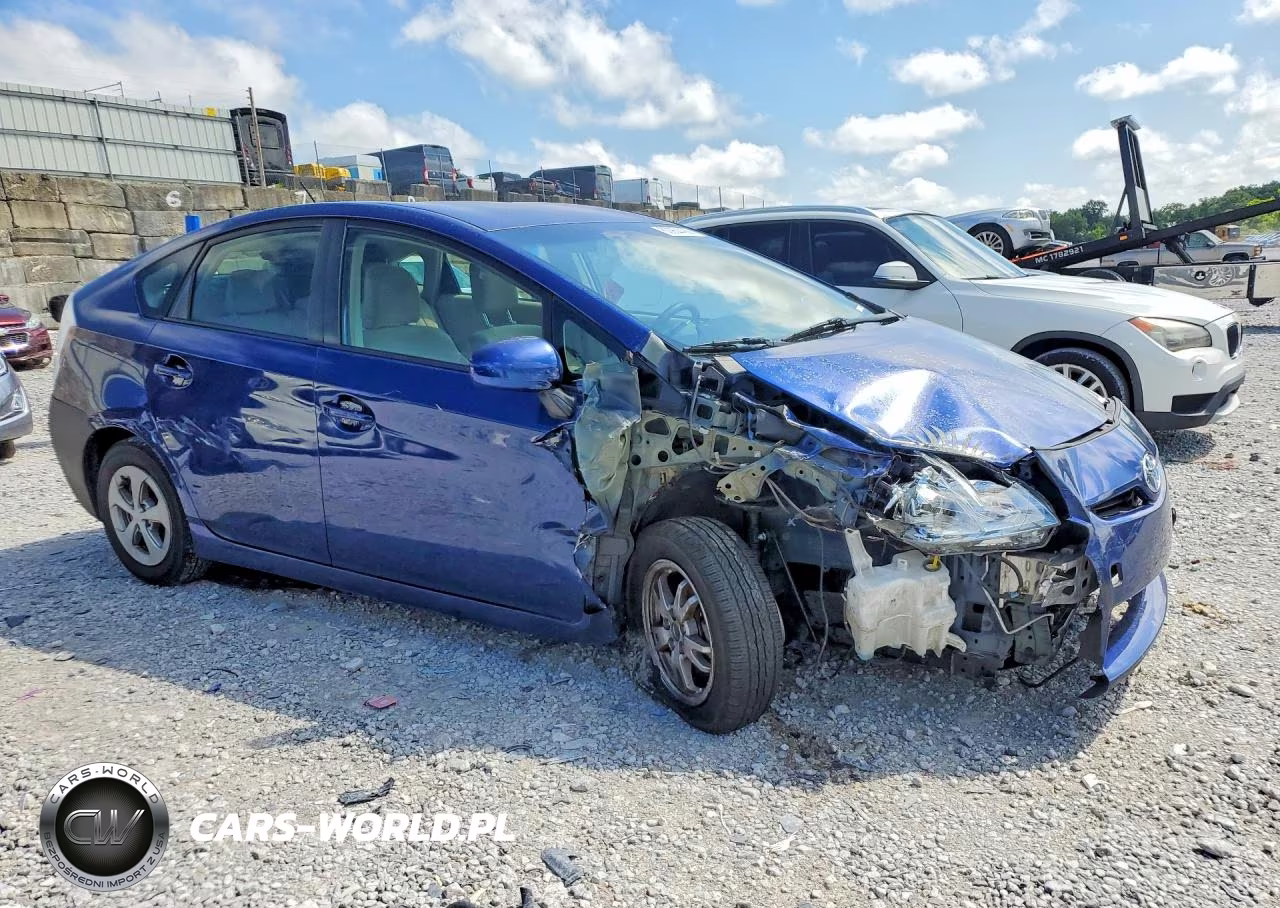2011 Toyota Prius Two VIN:JTDKN3DU8B5355271 - 4