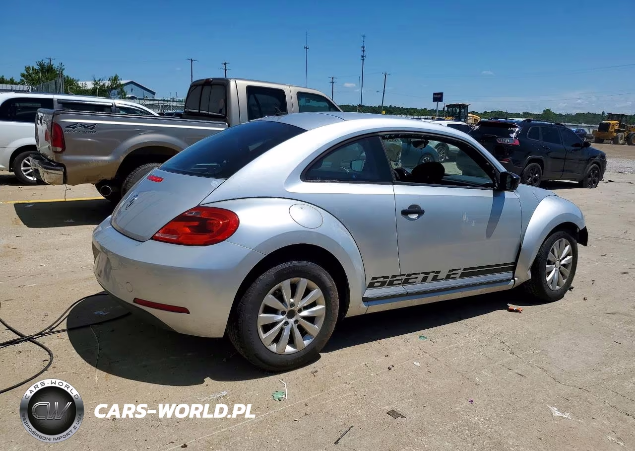 2014 Volkswagen Beetle VIN:3VWFP7AT8EM629384 - 3