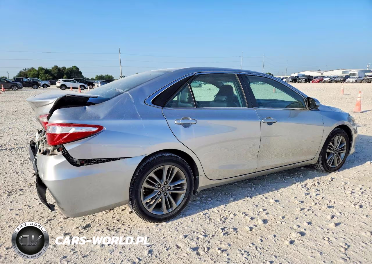 2016 Toyota Camry Se VIN:4T1BF1FK9GU124577 - 3