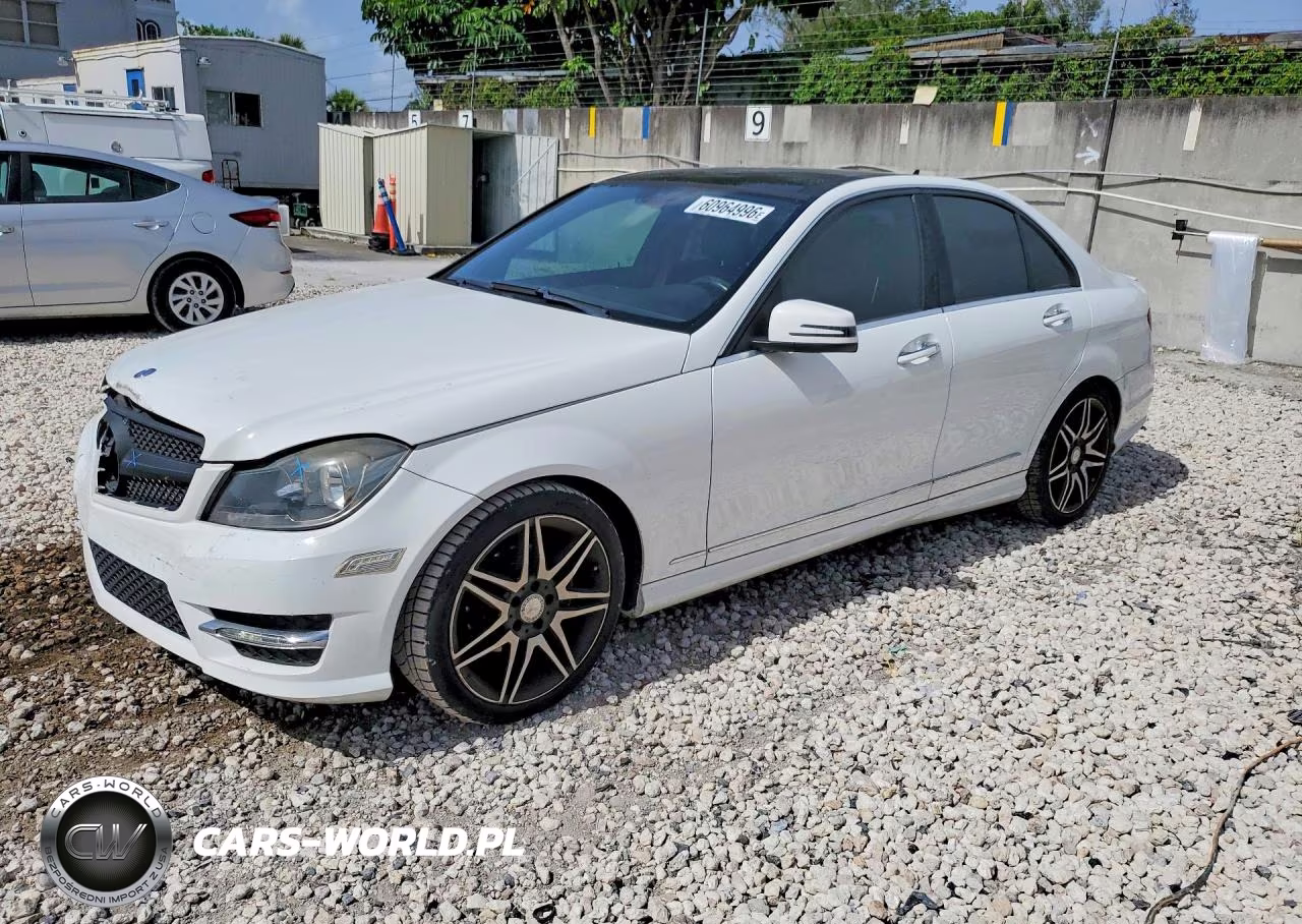 2014 Mercedes-Benz C 250 VIN:WDDGF4HB1EA953558 - 1
