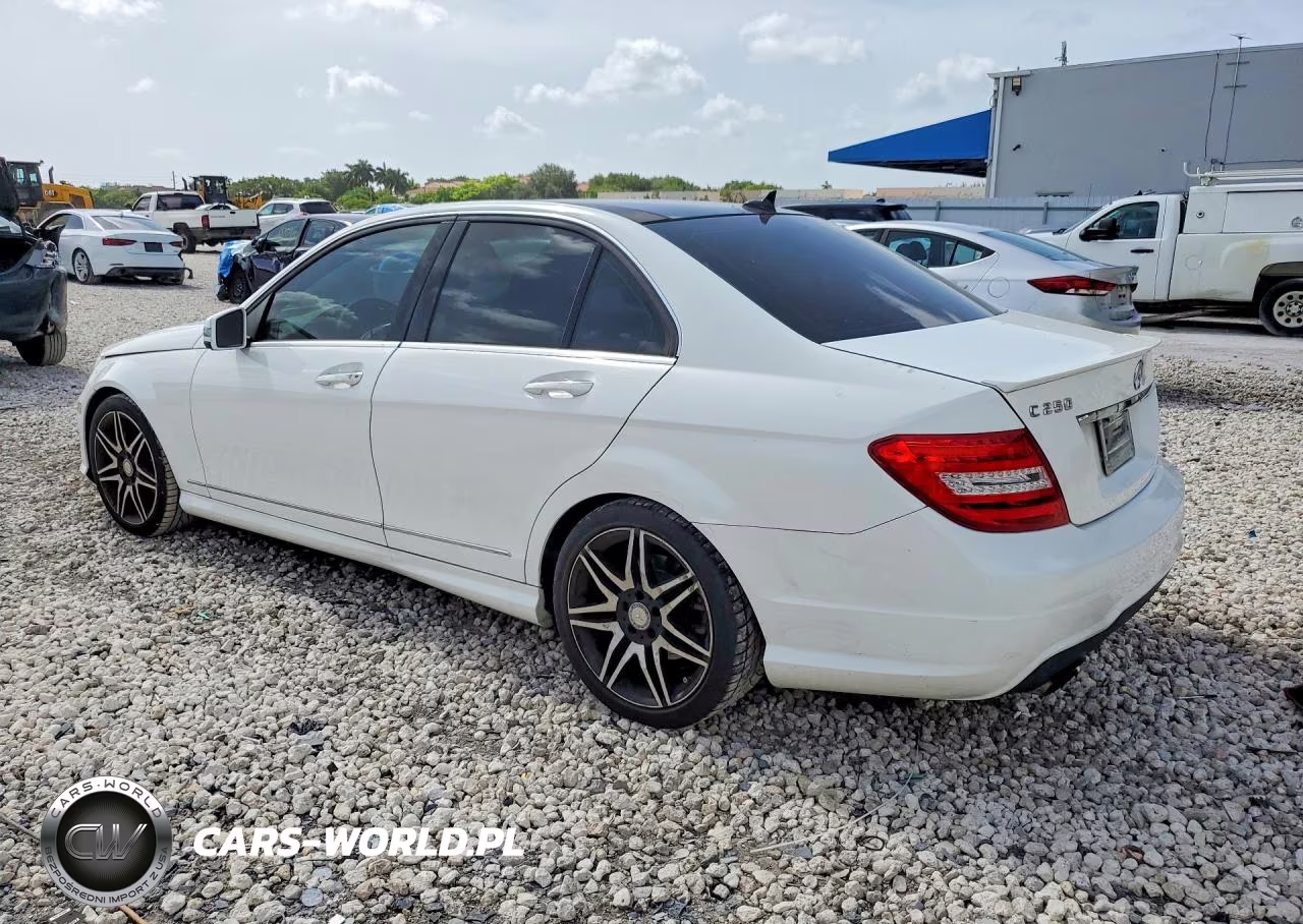 2014 Mercedes-Benz C 250 VIN:WDDGF4HB1EA953558 - 2
