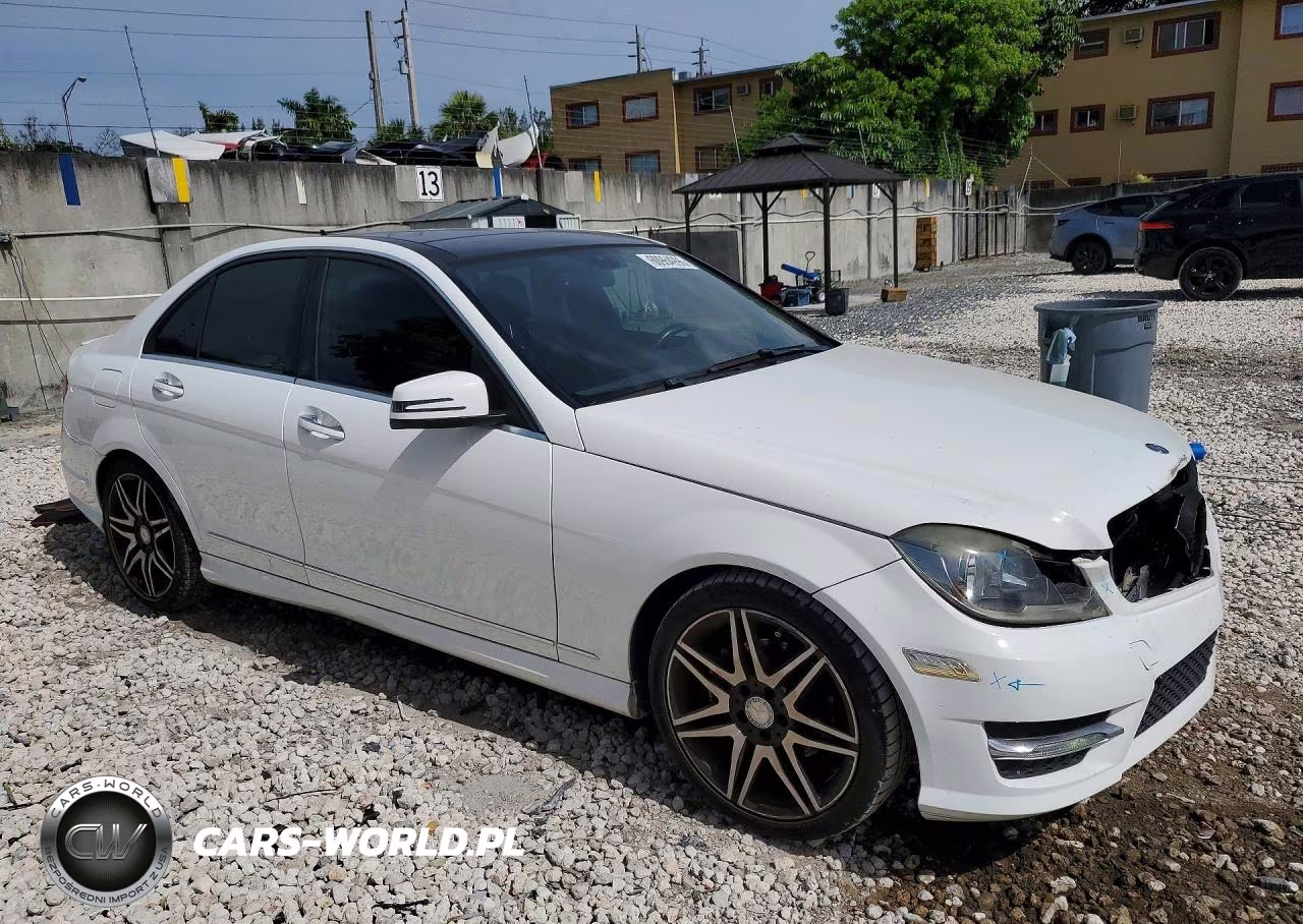2014 Mercedes-Benz C 250 VIN:WDDGF4HB1EA953558 - 4