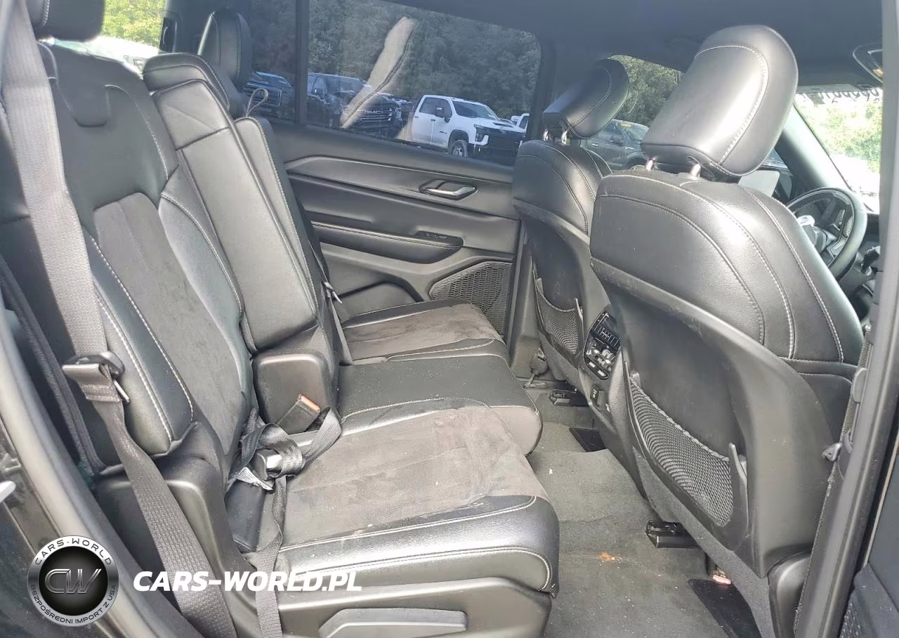 2024 Jeep Grand Cherokee L Laredo VIN:1C4RJKAG6R8527227 - 11