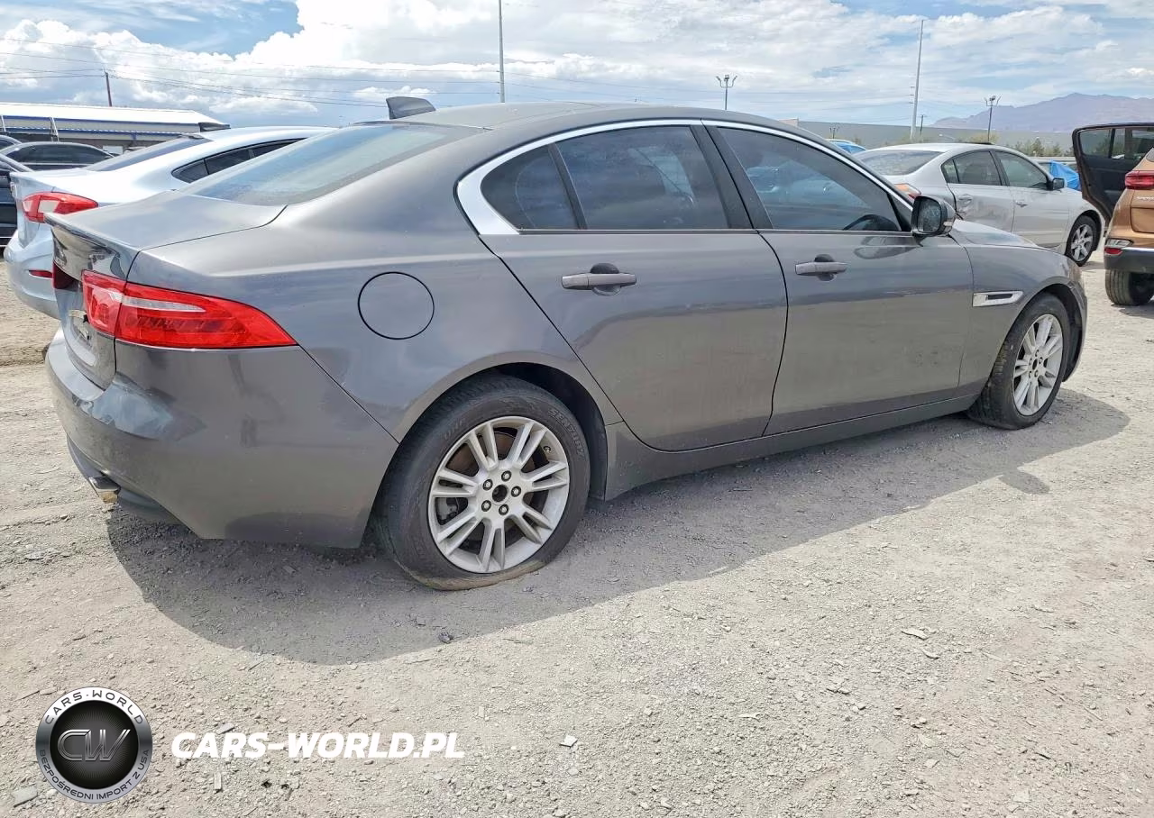 2017 Jaguar Xe Premium VIN:SAJAD4BG5HA958777 - 3