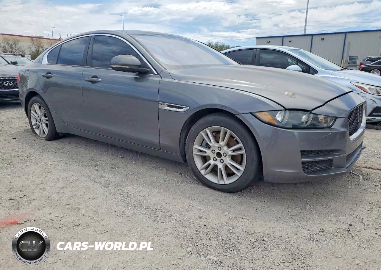 2017 Jaguar Xe Premium VIN:SAJAD4BG5HA958777 - 4