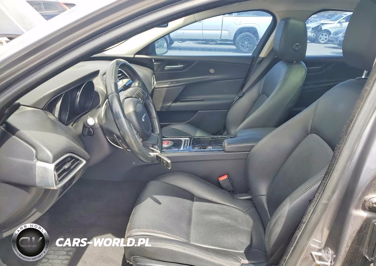 2017 Jaguar Xe Premium VIN:SAJAD4BG5HA958777 - 7
