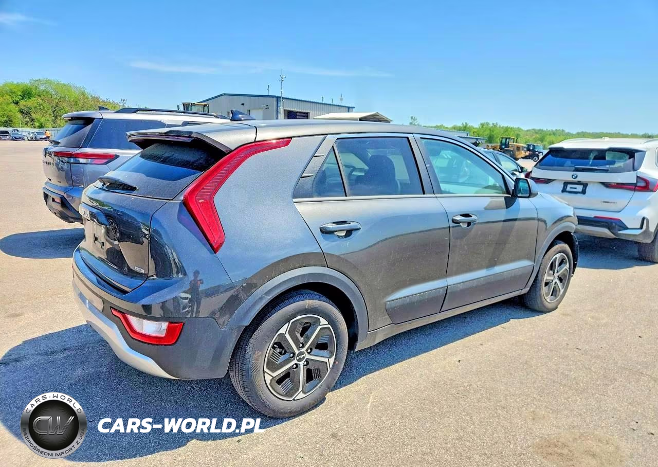 2026 Kia Niro Lx VIN:KNDCP3LE5T5329155 - 3