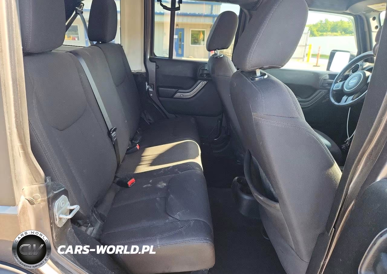 2014 Jeep Wrangler Unlimited Sport VIN:1C4BJWDG0EL265166 - 10