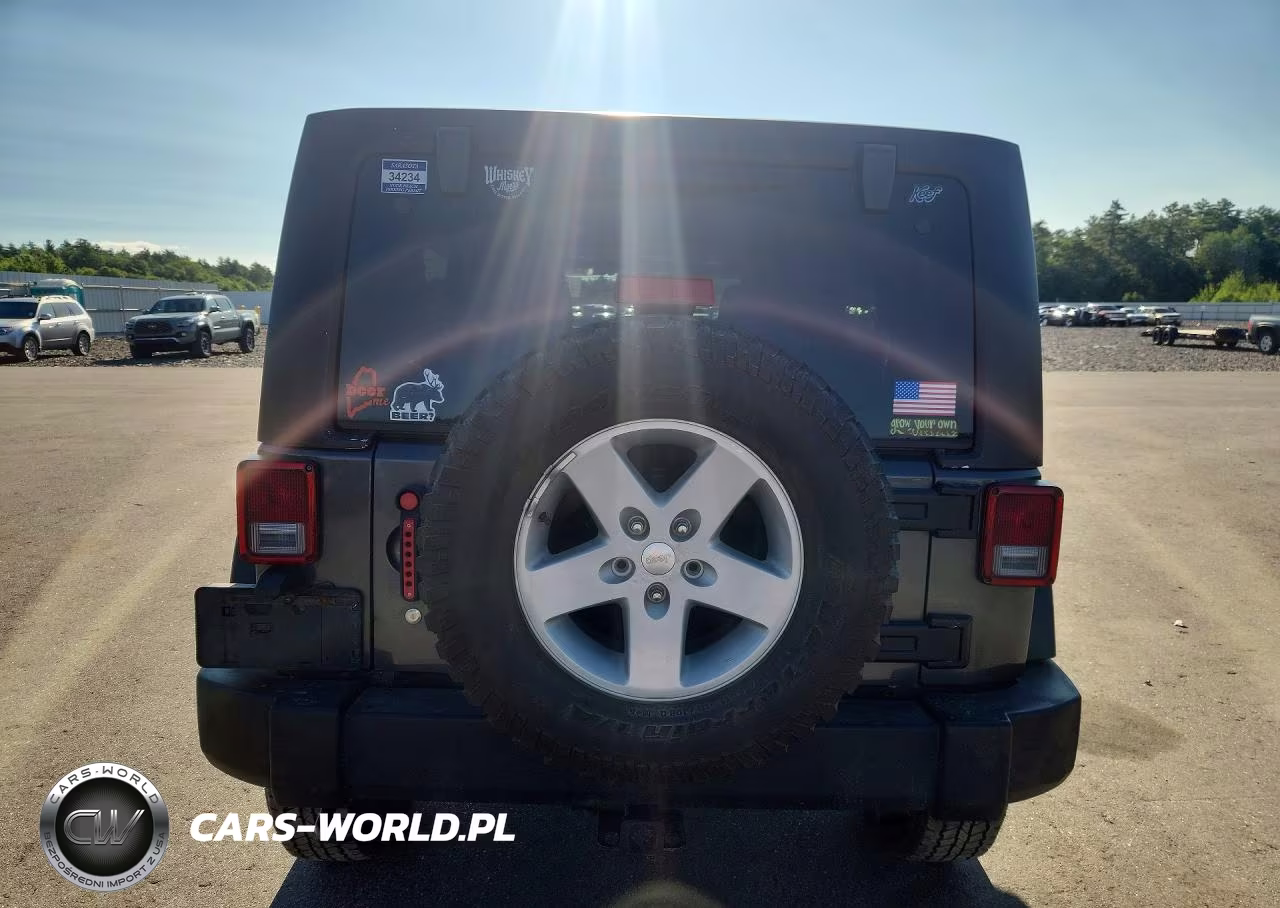 2014 Jeep Wrangler Unlimited Sport VIN:1C4BJWDG0EL265166 - 6