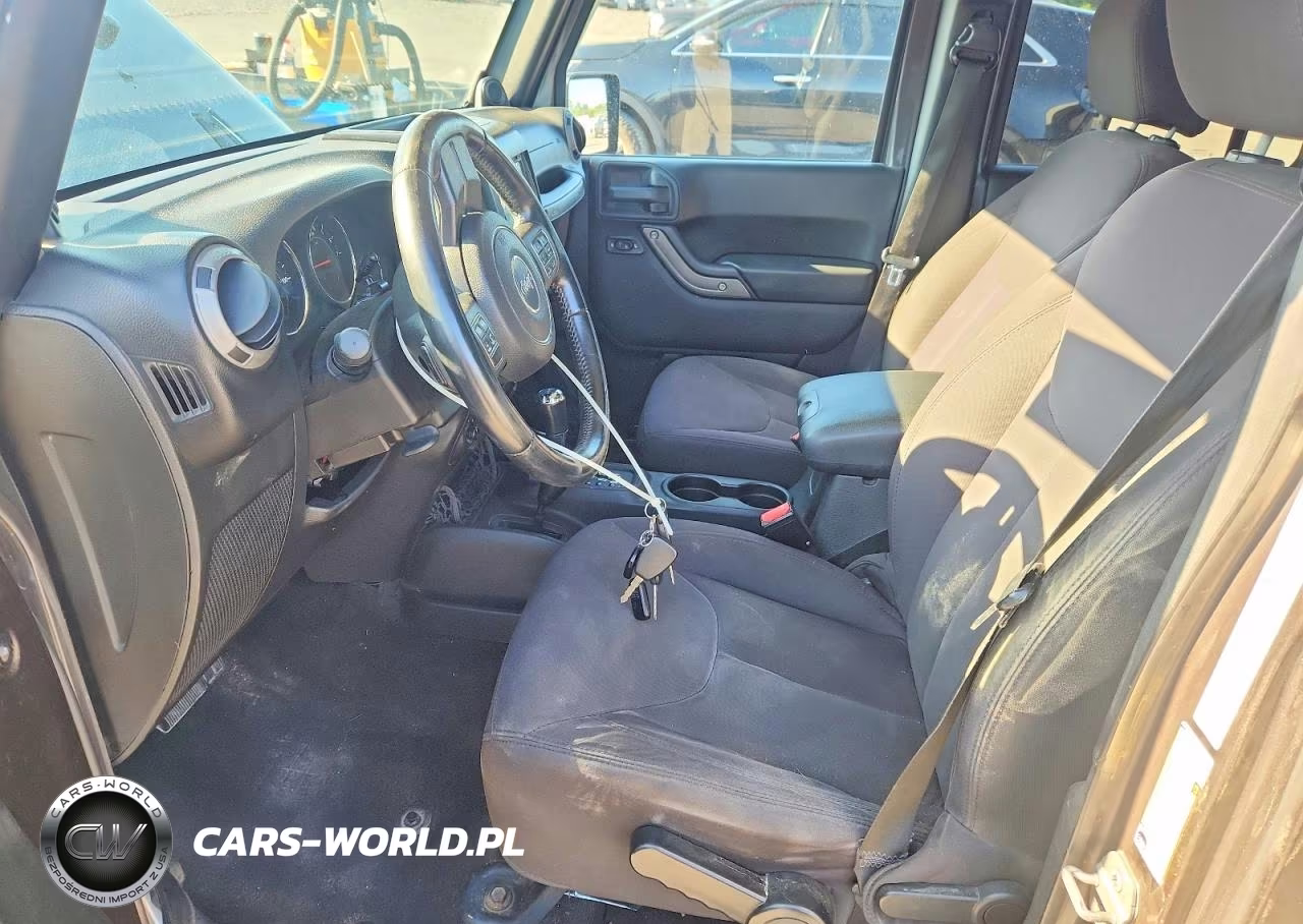 2014 Jeep Wrangler Unlimited Sport VIN:1C4BJWDG0EL265166 - 7