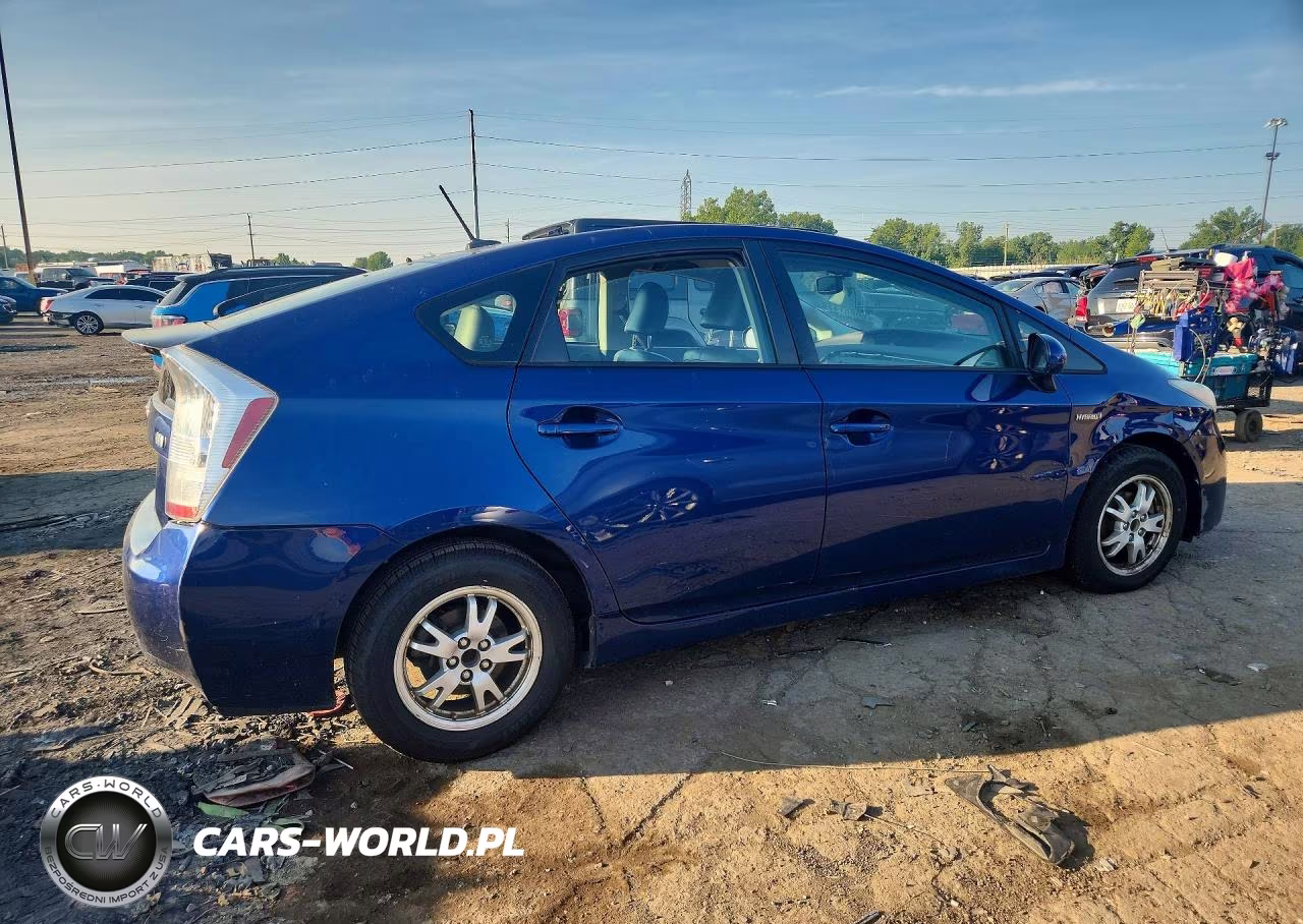 2011 Toyota Prius Four VIN:JTDKN3DU6B1425809 - 3