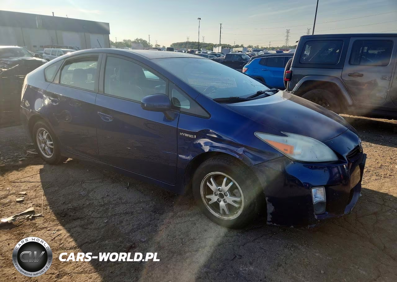 2011 Toyota Prius Four VIN:JTDKN3DU6B1425809 - 4