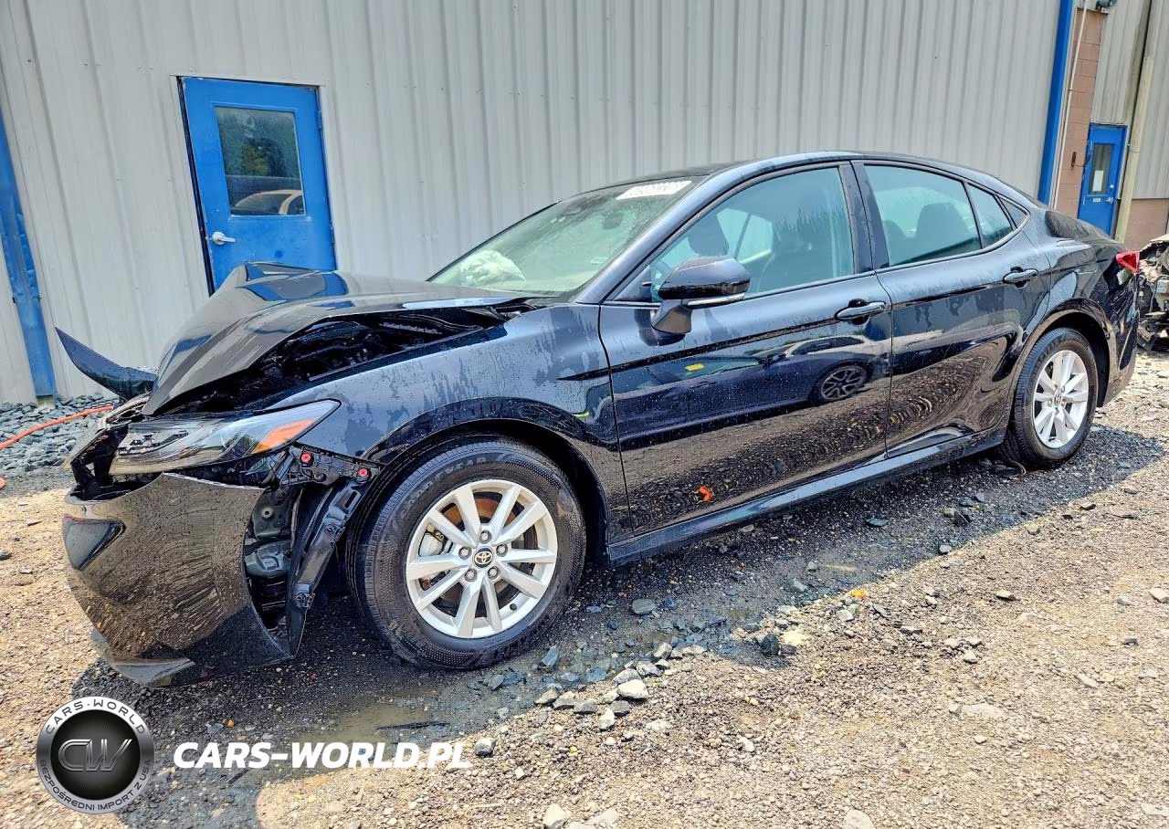 2025 Toyota Camry Le – zdjęcie 1 z 12