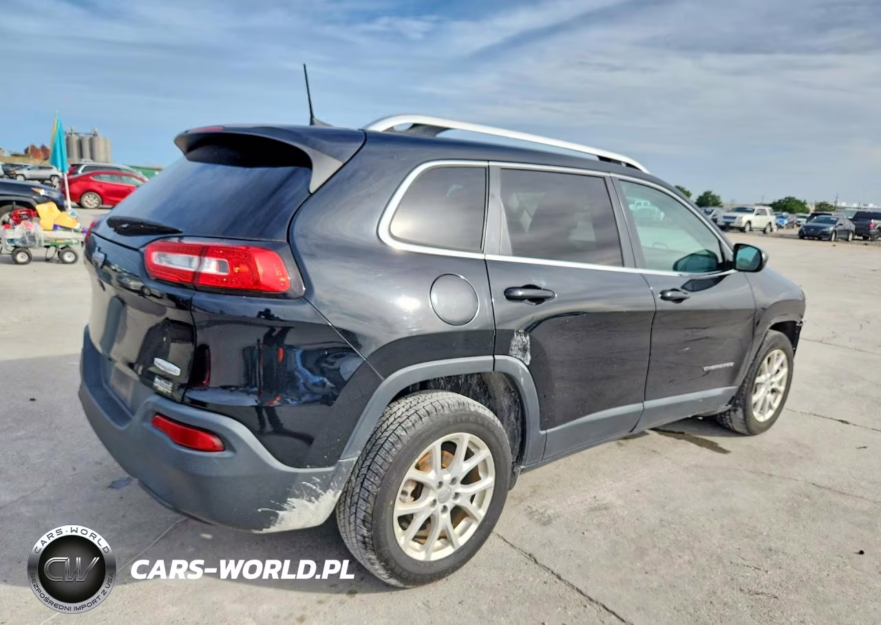 2018 Jeep Cherokee Latitude VIN:1C4PJLCB1JD566835 - 3