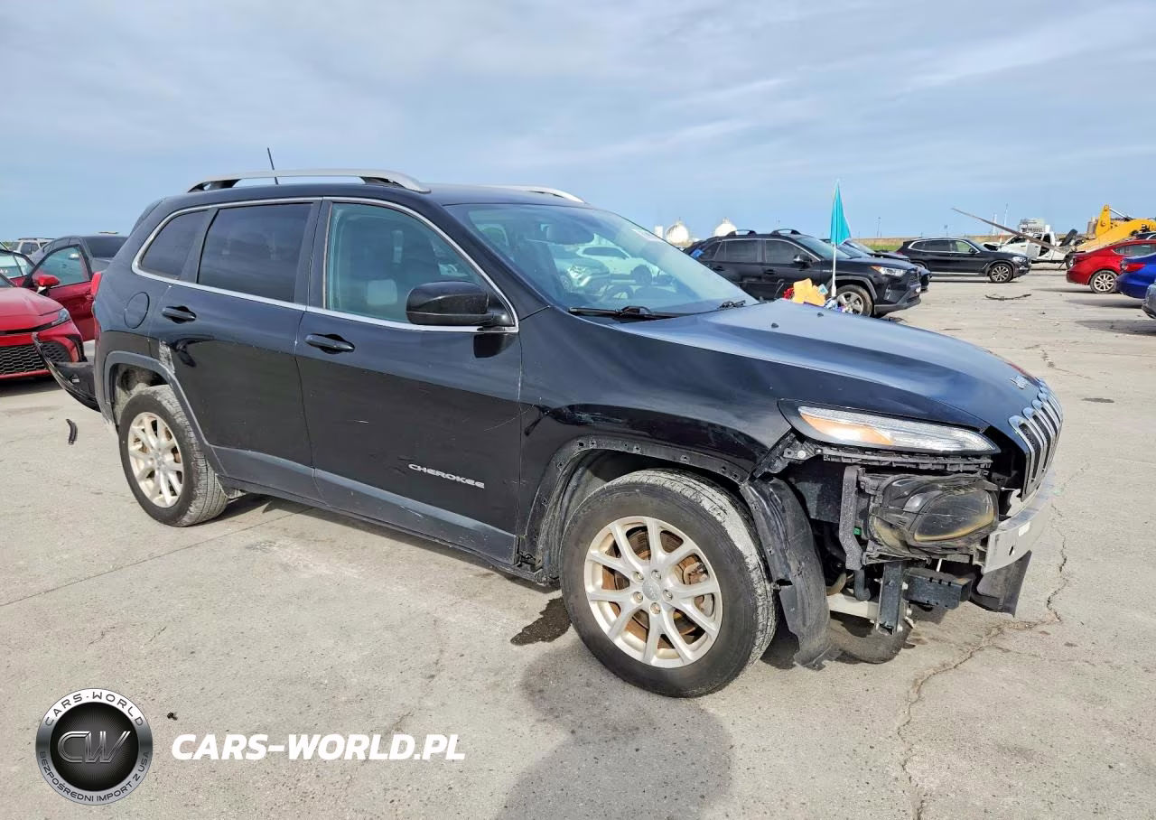 2018 Jeep Cherokee Latitude VIN:1C4PJLCB1JD566835 - 4
