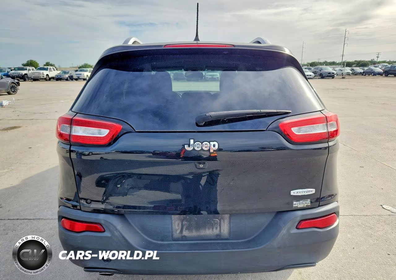 2018 Jeep Cherokee Latitude VIN:1C4PJLCB1JD566835 - 6
