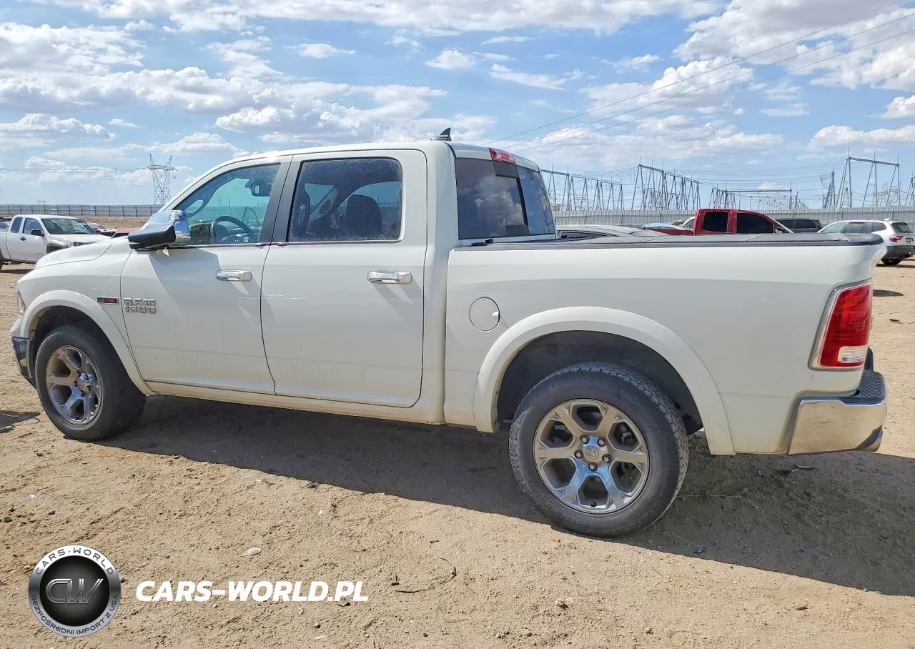 2018 Ram 1500 Laramie VIN:1C6RR7NMXJS353487 - 2