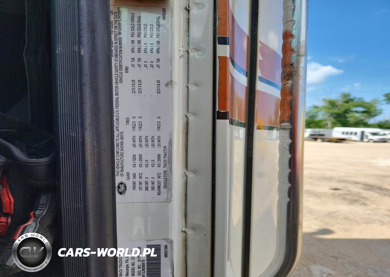 2018 Mack Cxu613 Semi Truck VIN:1M1AW09Y3JM086975 - 12