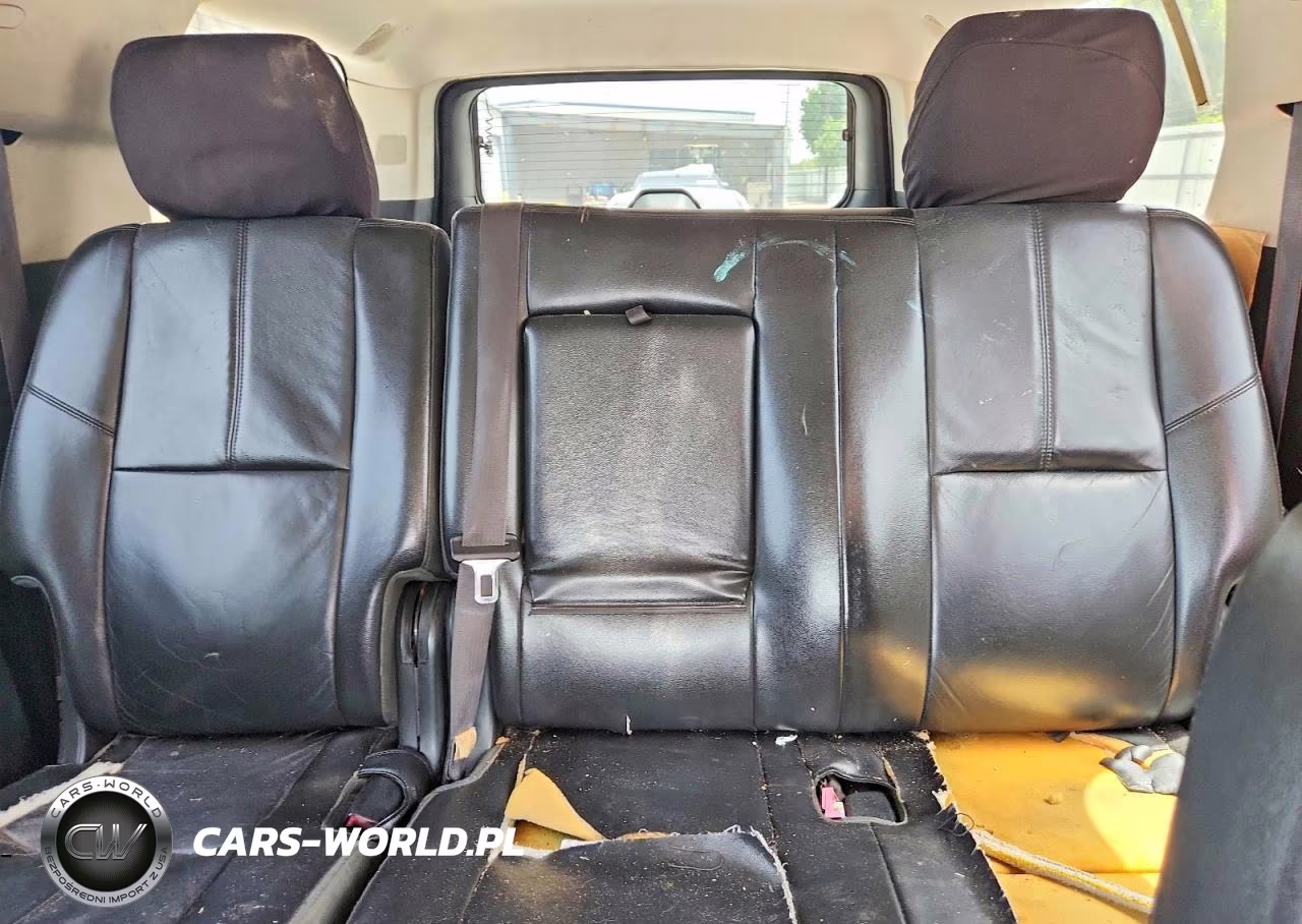 2014 Chevrolet Suburban VIN:1GNSCJE0XER132952 - 10