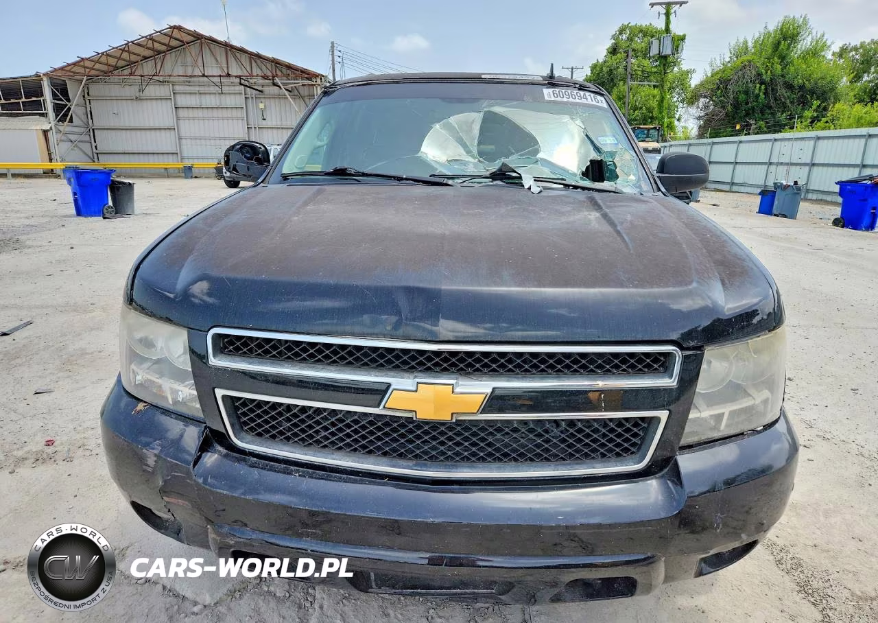 2014 Chevrolet Suburban VIN:1GNSCJE0XER132952 - 5