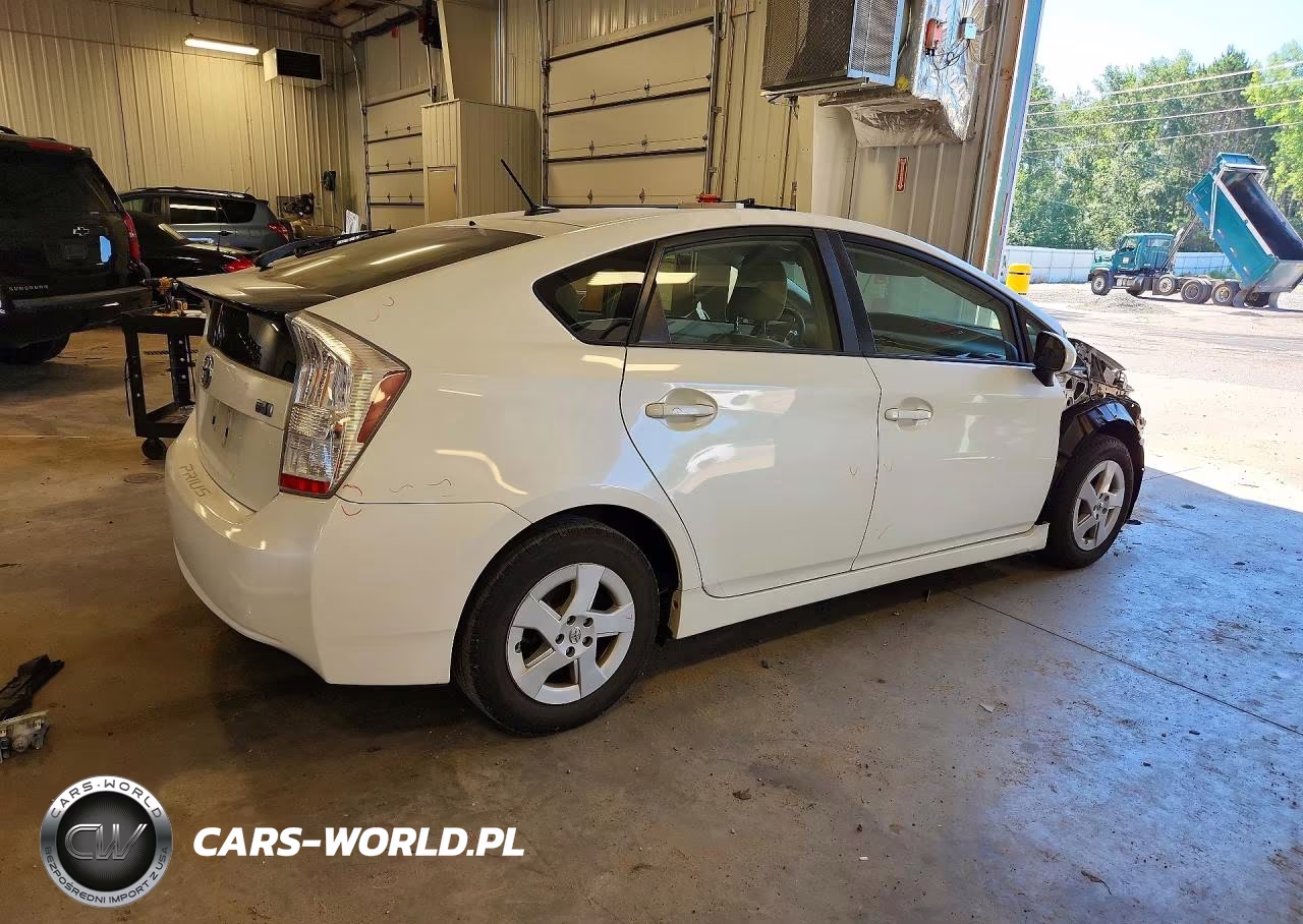 2011 Toyota Prius Two VIN:JTDKN3DU7B1422711 - 3