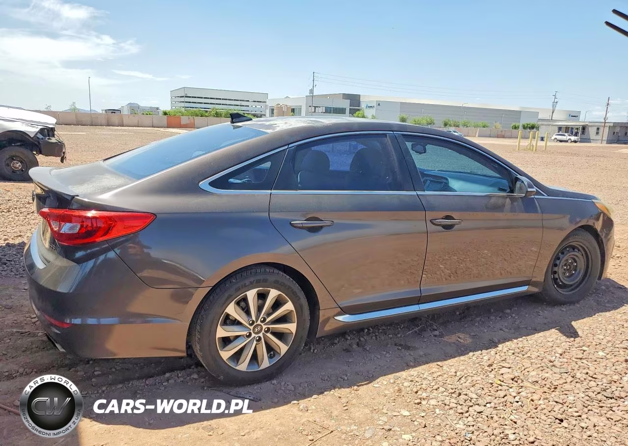 2017 Hyundai Sonata Sport VIN:5NPE34AF3HH588286 - 3
