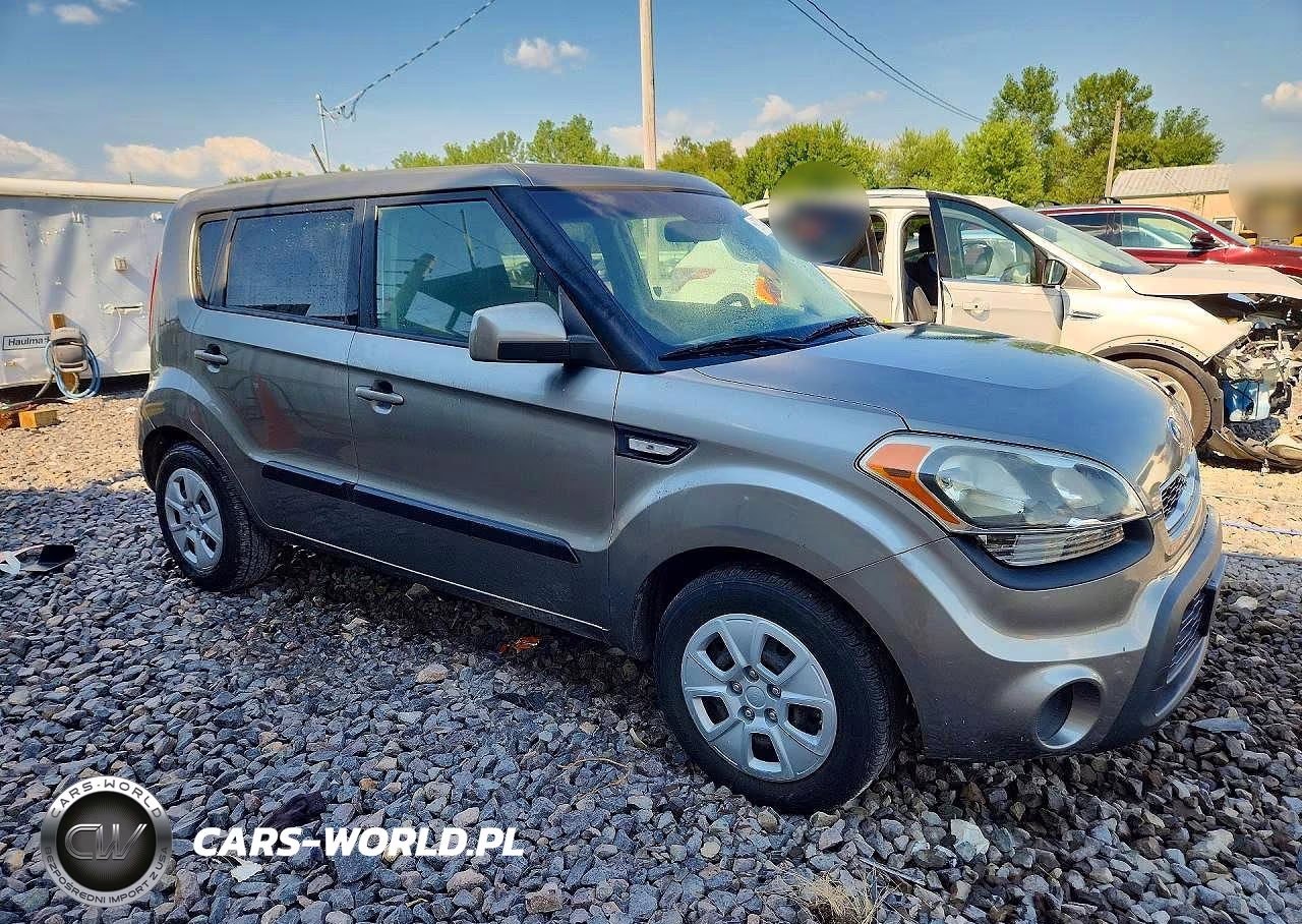2013 Kia Soul Base VIN:KNDJT2A59D7490629 - 4