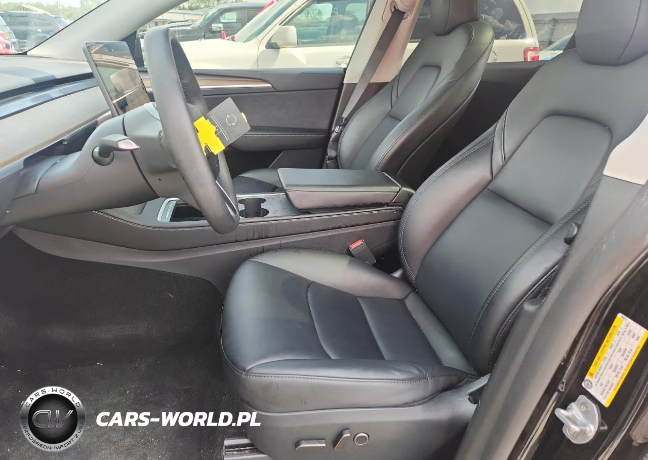 2024 Tesla Model Y VIN:7SAYGDED8RF098018 - 7