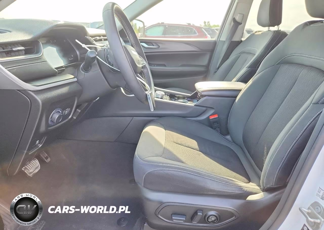 2023 Jeep Grand Cherokee L Laredo VIN:1C4RJJAG9P8859363 - 7
