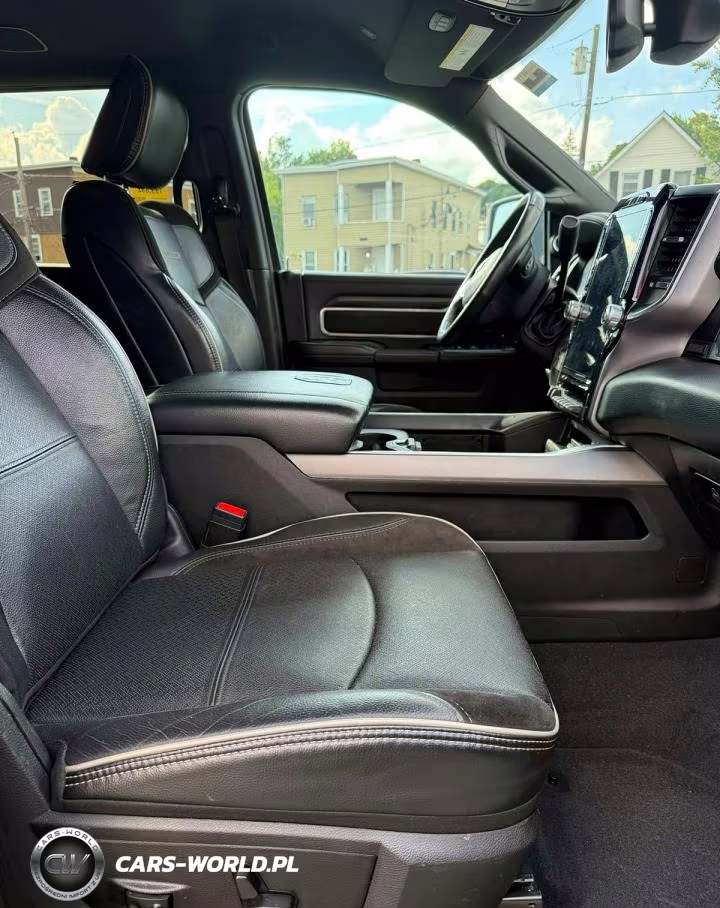 2024 Ram 3500 Laramie VIN:3C63RRML6RG204331 - 7