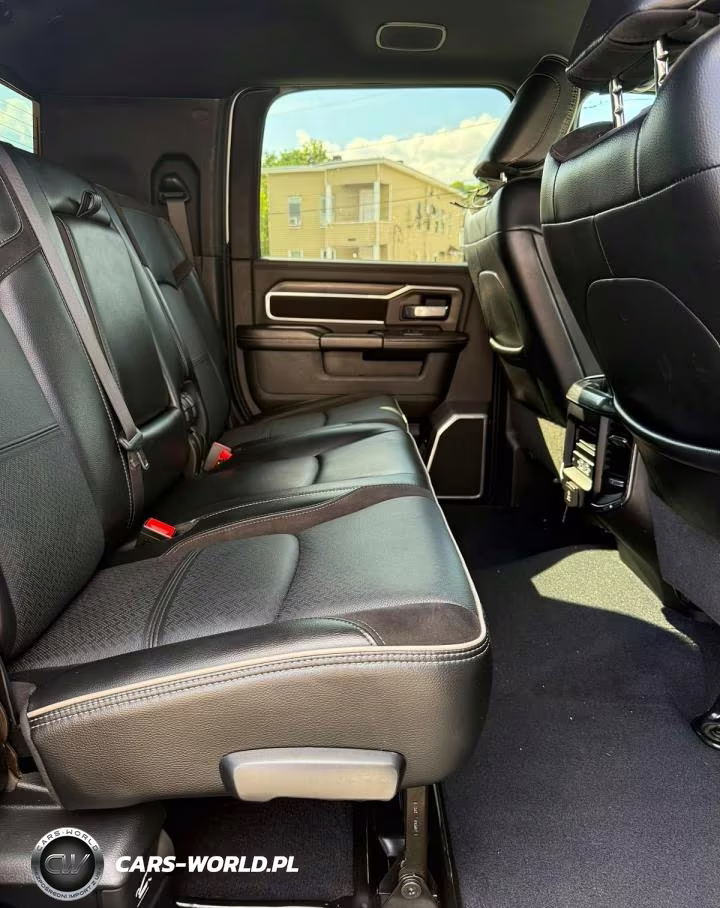 2024 Ram 3500 Laramie VIN:3C63RRML6RG204331 - 8
