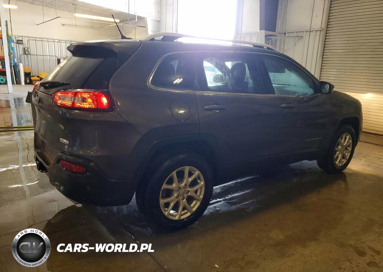 2015 Jeep Cherokee Latitude VIN:1C4PJMCS9FW634462 - 3
