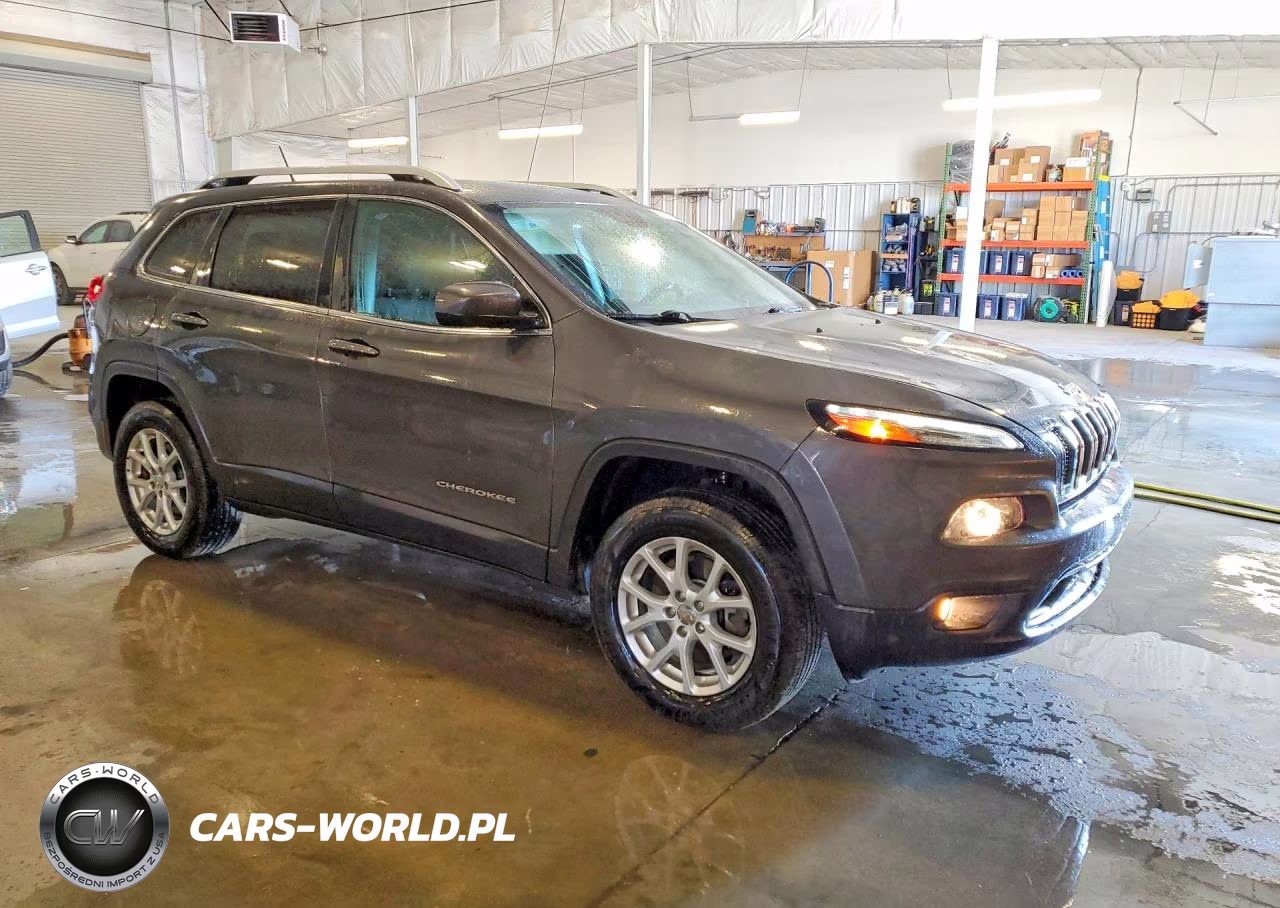 2015 Jeep Cherokee Latitude VIN:1C4PJMCS9FW634462 - 4