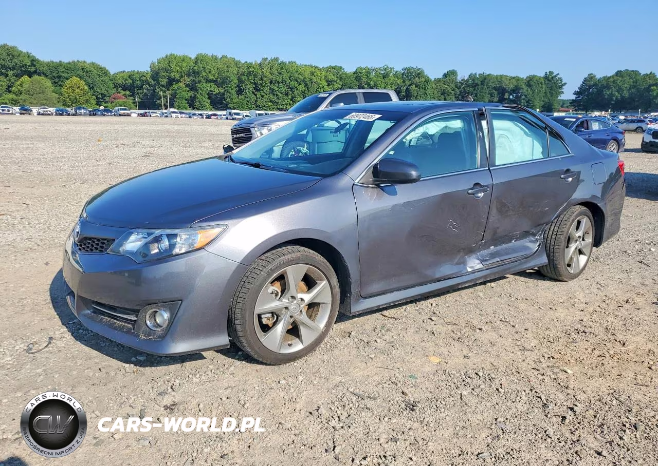 2014 Toyota Camry Se Sport – zdjęcie 1 z 12