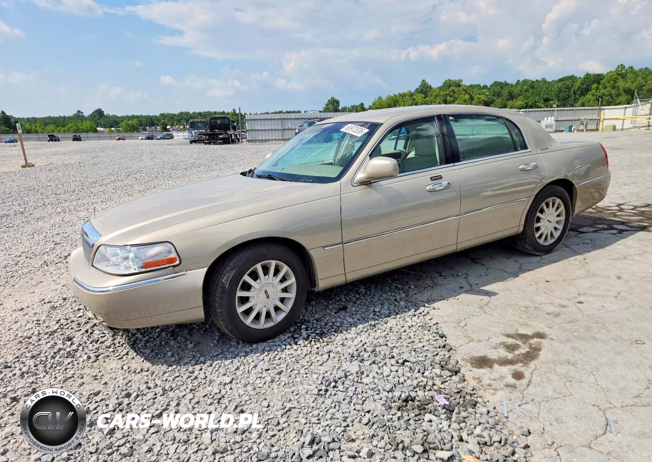 2007 Lincoln Town Car Signature