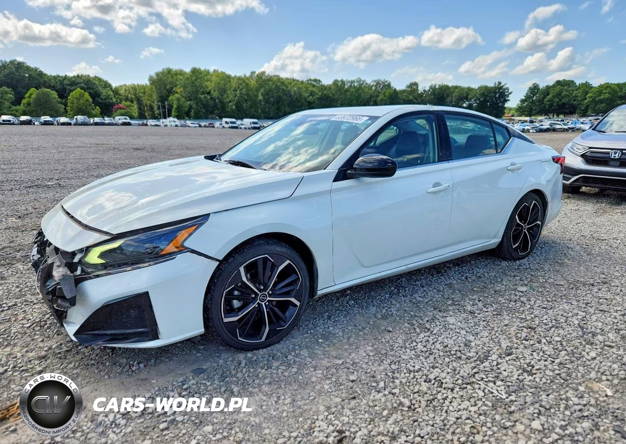 2023 Nissan Altima Sr