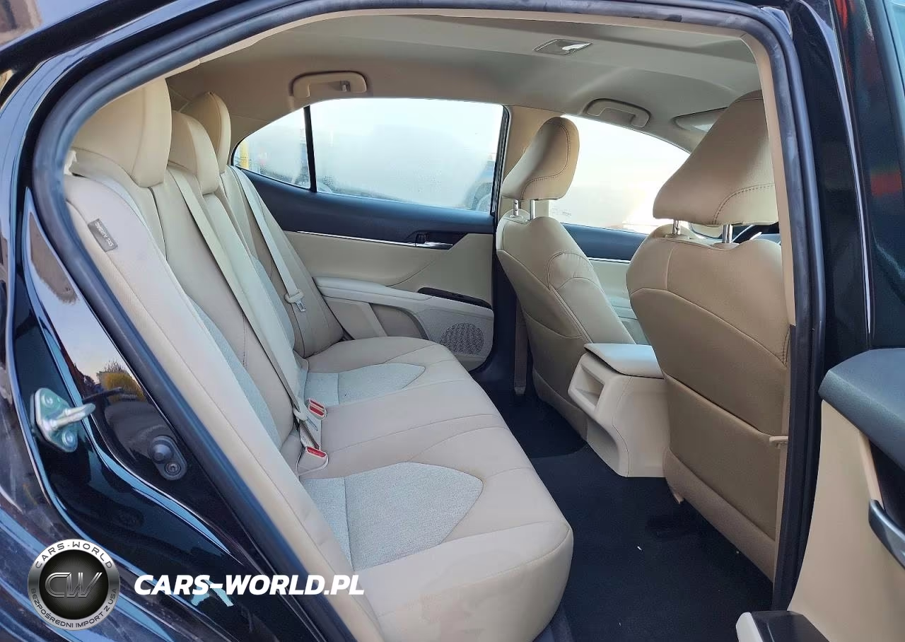2019 Toyota Camry Le VIN:4T1B11HK9KU801339 - 10