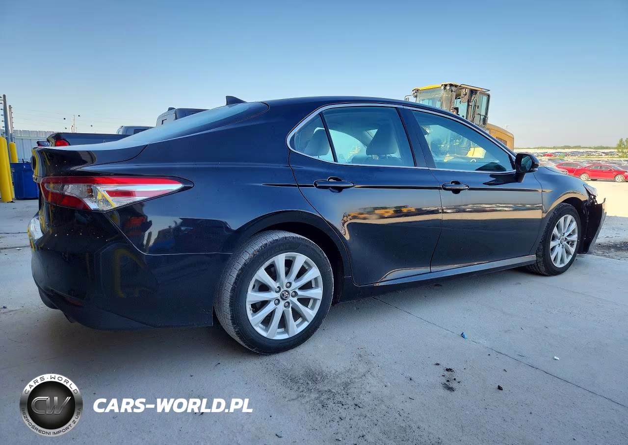 2019 Toyota Camry Le VIN:4T1B11HK9KU801339 - 3