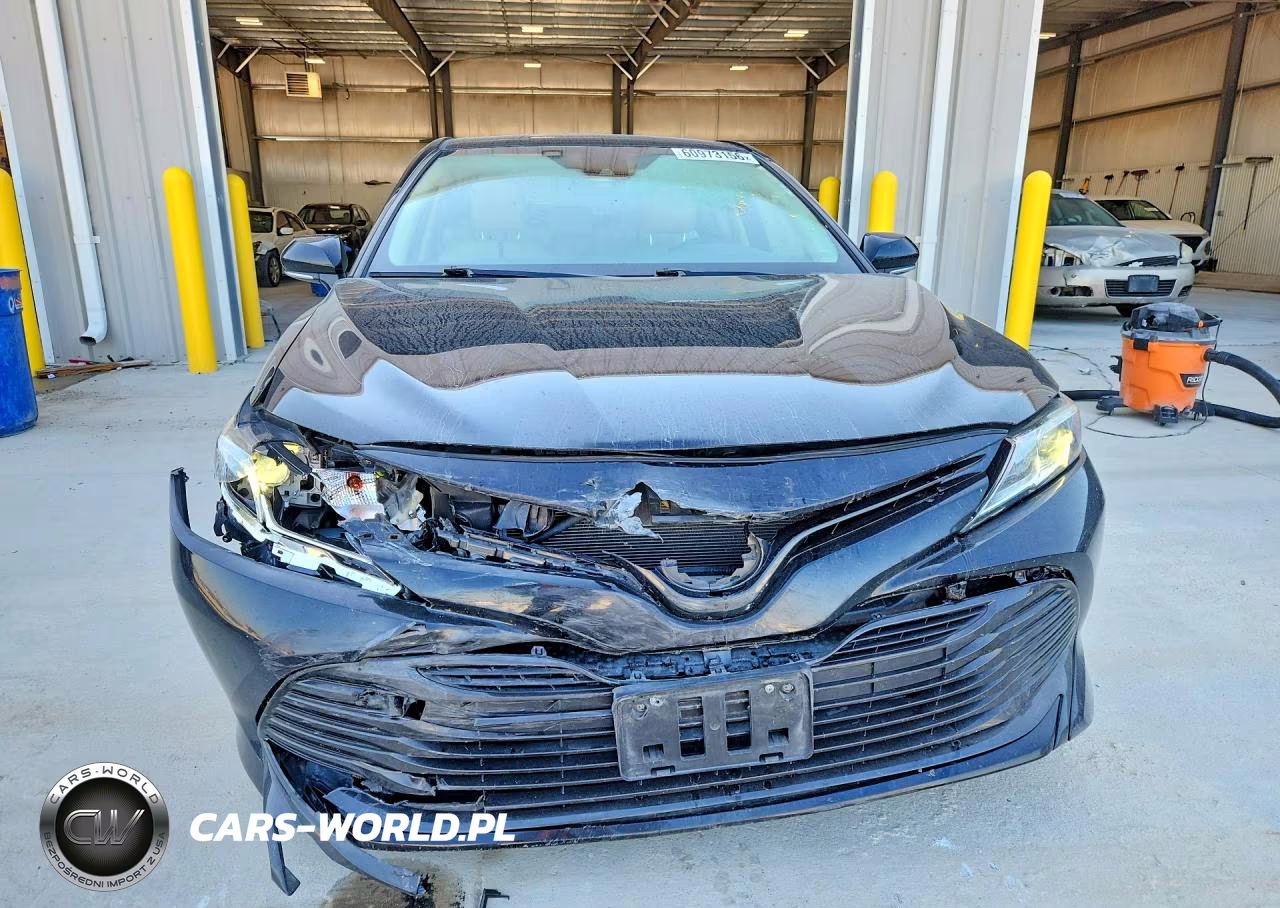 2019 Toyota Camry Le VIN:4T1B11HK9KU801339 - 5