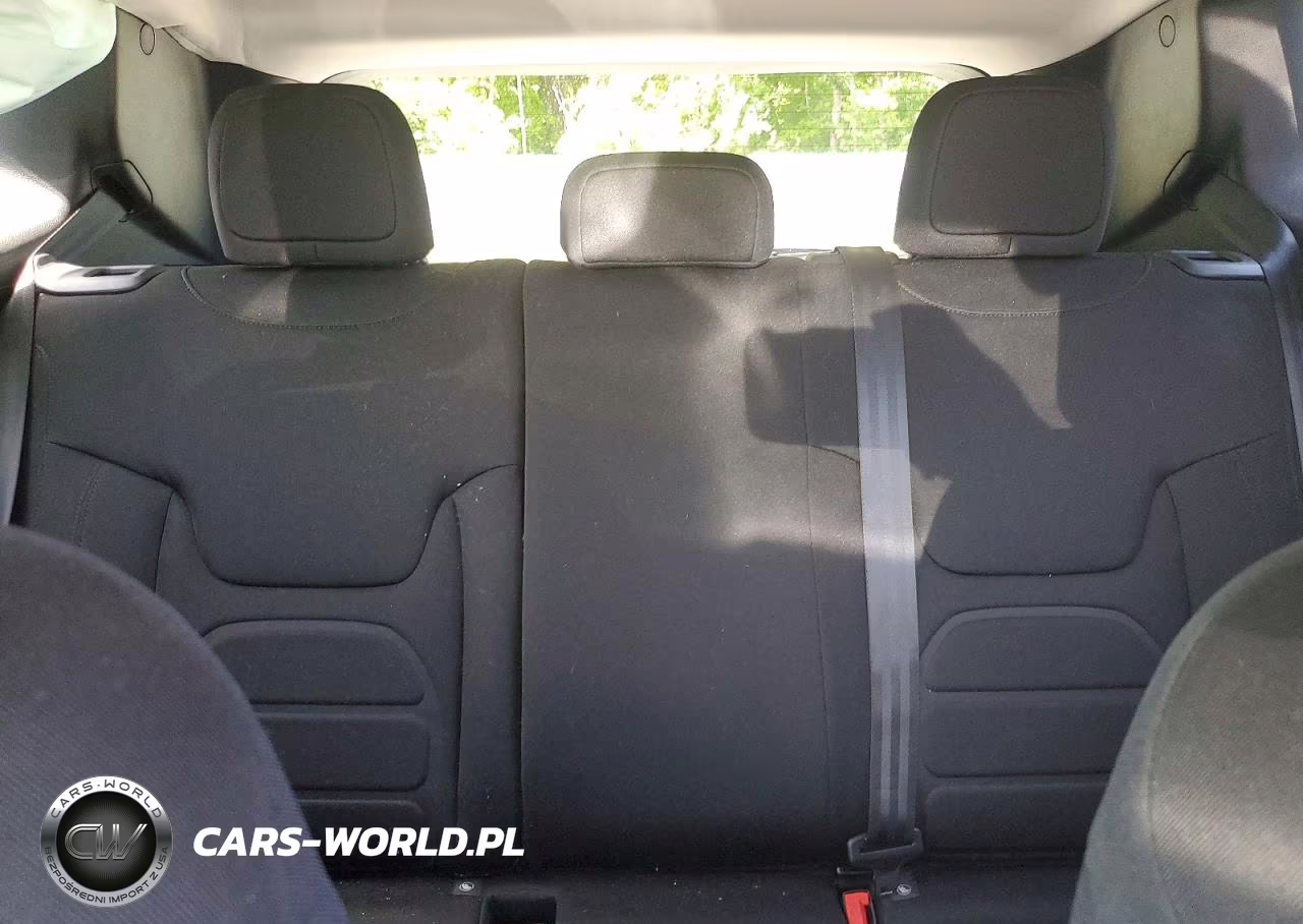 2021 Jeep Renegade Latitude VIN:ZACNJCBB5MPM22622 - 10