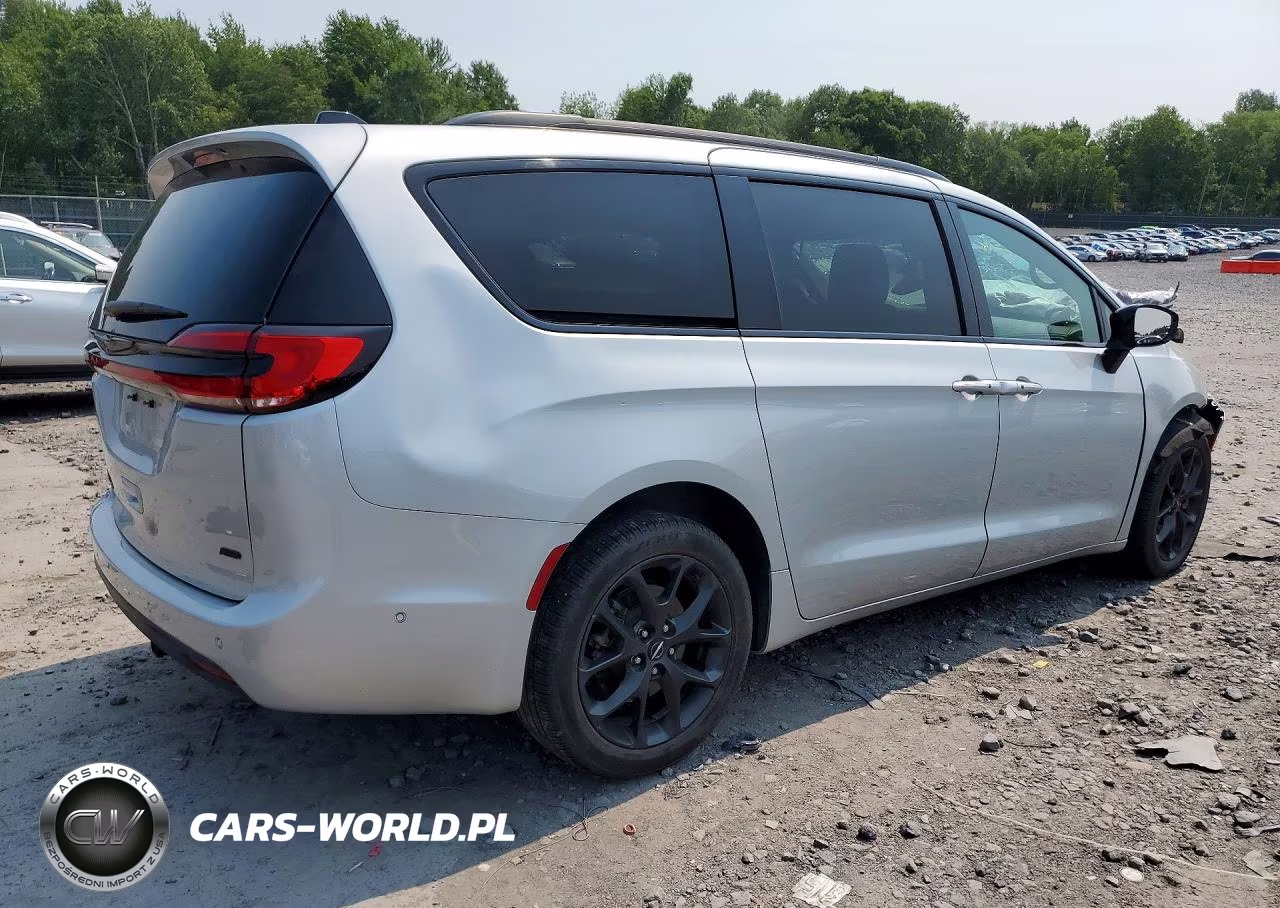 2024 Chrysler Pacifica Touring L VIN:2C4RC3BG0RR174938 - 3