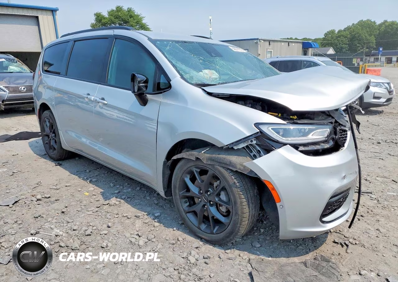 2024 Chrysler Pacifica Touring L VIN:2C4RC3BG0RR174938 - 4