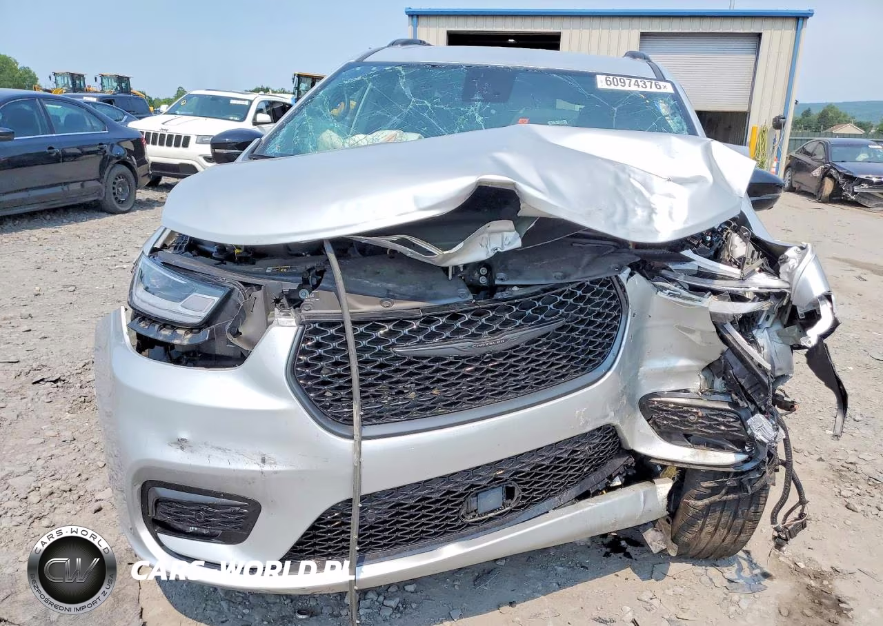 2024 Chrysler Pacifica Touring L VIN:2C4RC3BG0RR174938 - 5